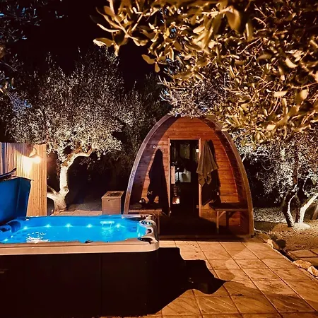 Pergolata In Pool, Jacuzzi & Ruhe Villa