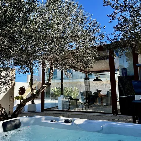 Pergolata In Pool, Jacuzzi & Ruhe Villa