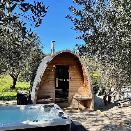 Villa Pergolata In Pool, Jacuzzi & Ruhe Ostuni