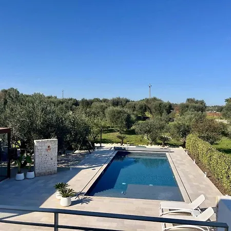 Pergolata In Pool, Jacuzzi&ruhe Villa Ostuni