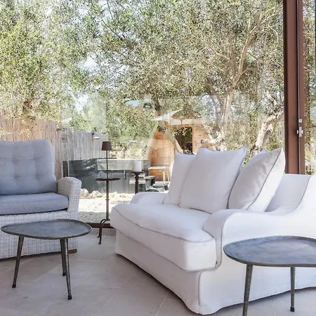 Pergolata In Pool, Jacuzzi&ruhe Ostuni