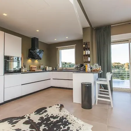 Villa Pergolata In Pool, Jacuzzi & Ruhe Ostuni