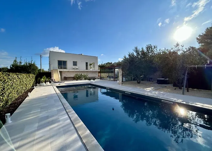 Pergolata In Pool, Jacuzzi & Ruhe * Ostuni