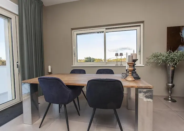 Pergolata In Pool, Jacuzzi & Ruhe Ostuni